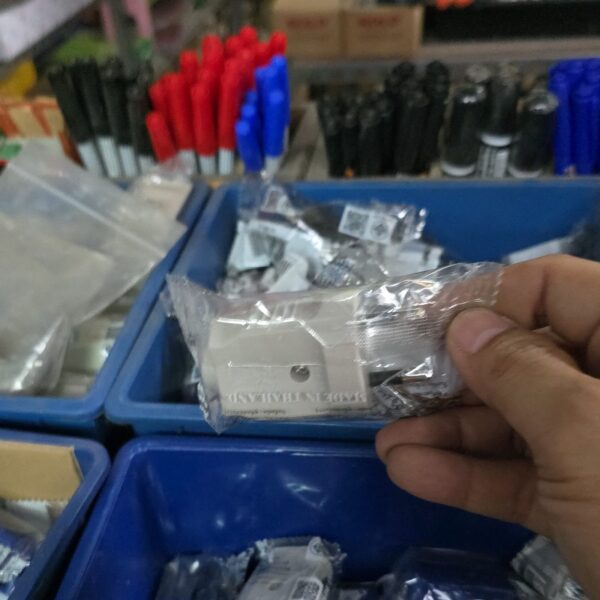 KD-EL-SP-10590 ปลั๊กเสียบขากลม 2 ขา เยอรมัน Vena # PP1623